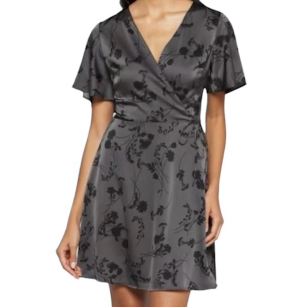 41 Hawthorn faux wrap flutter sleeve floral print mini dress